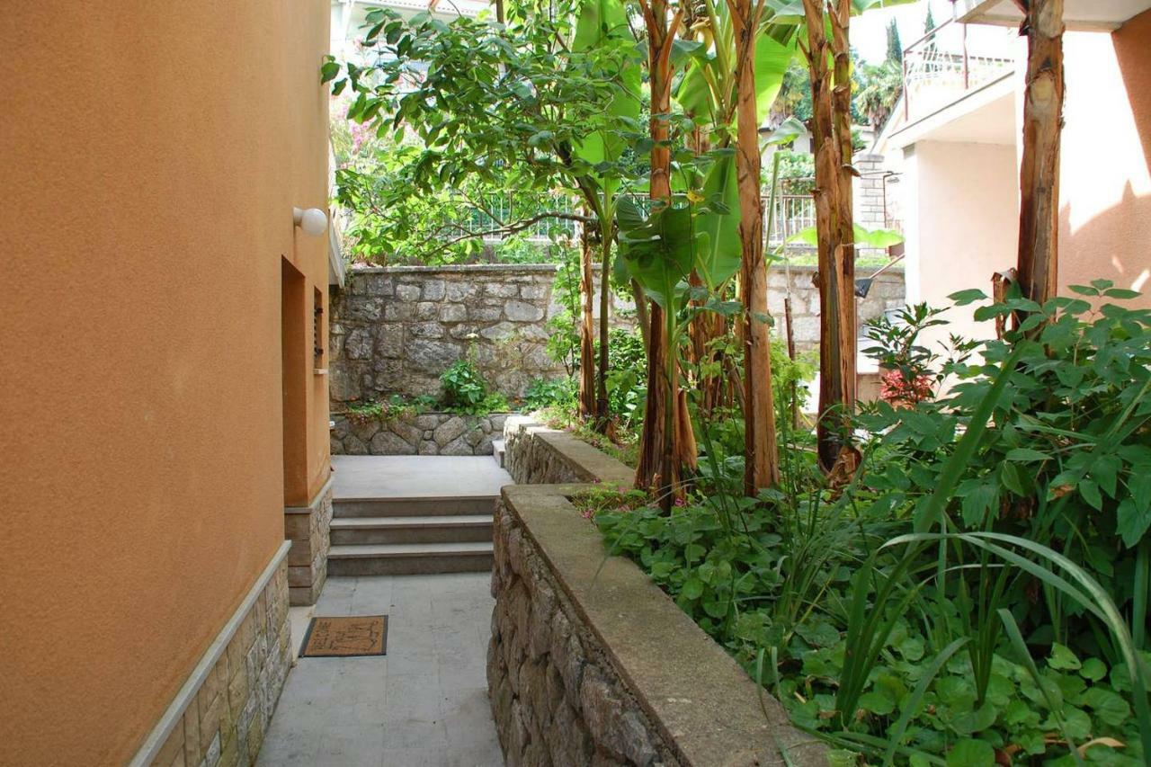 Studio Apartman Ziganto Ičići Buitenkant foto
